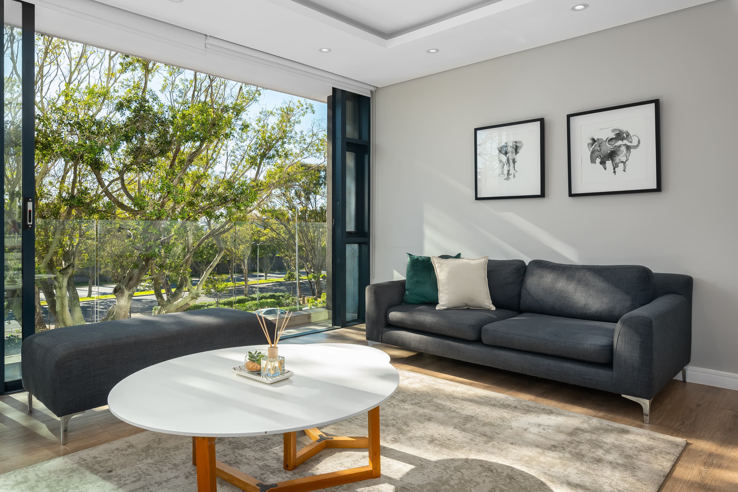 Green Point Living: Wifi | Pool