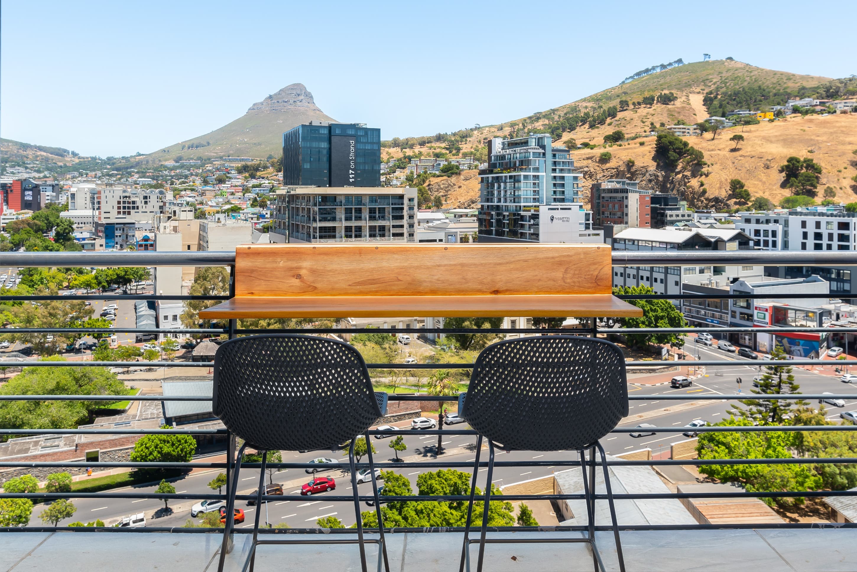 Luxe Sky Apartment with Mountain and Harbour Views
