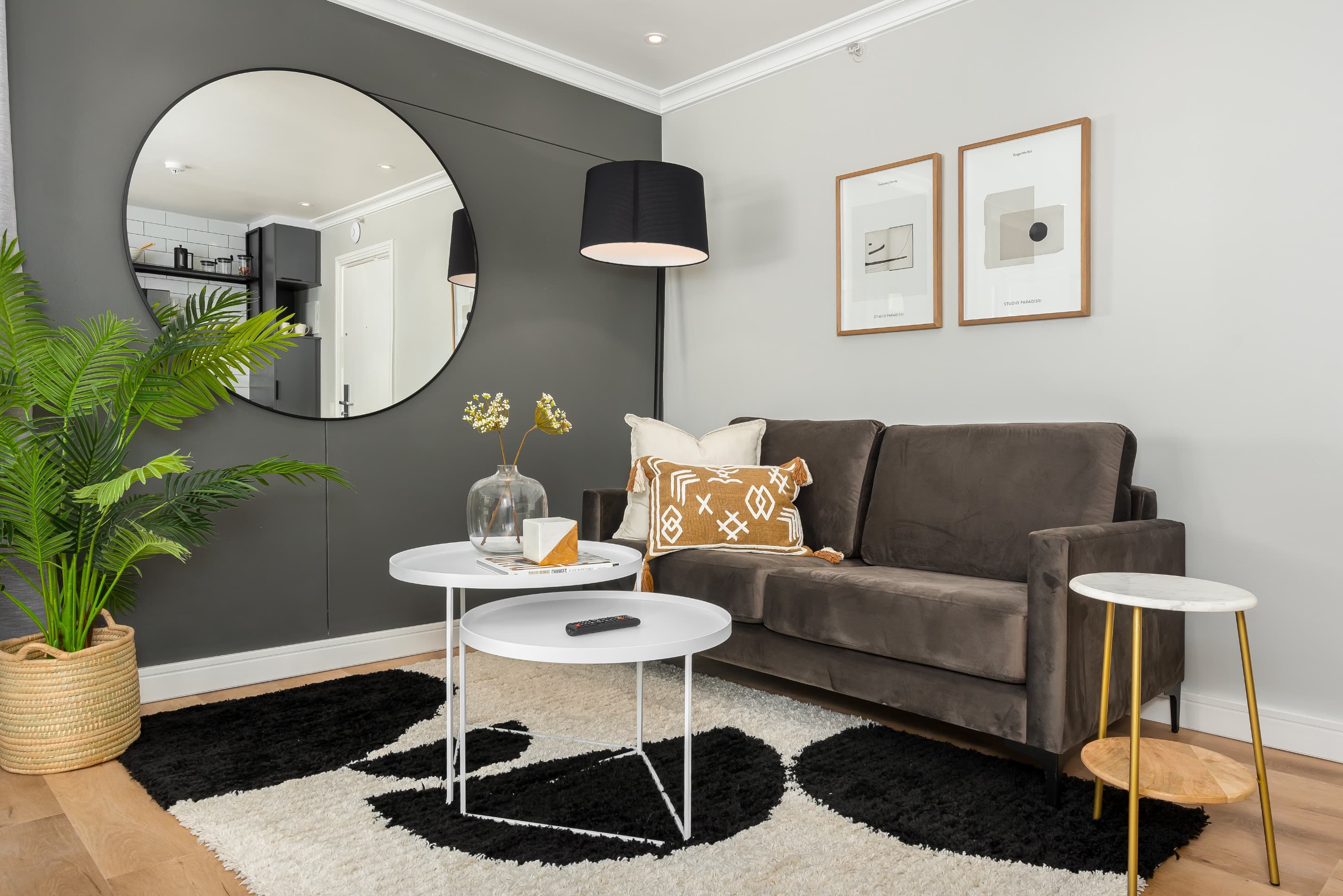 Serviced Aparthotel Living | Walk to V&A | Pool